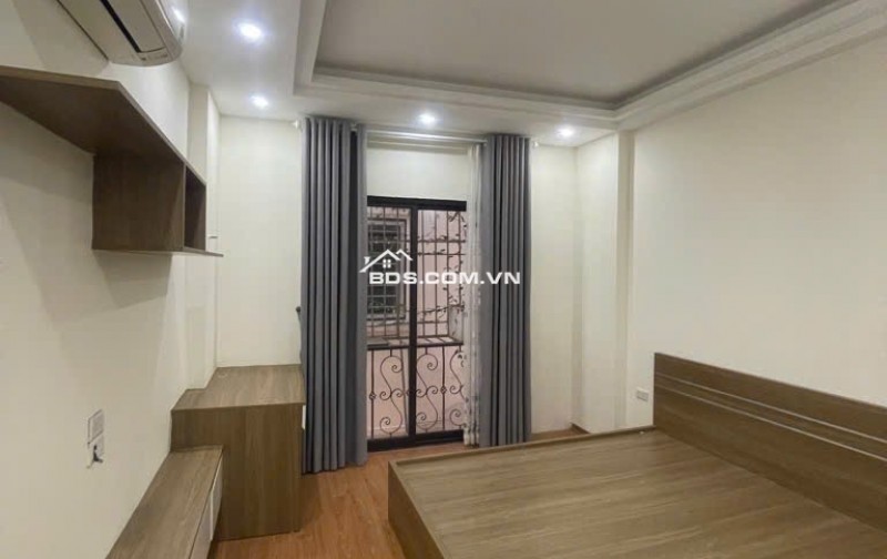 Bán Nhà Ngọc Thụy - 35m² - 5 Tầng - Ô Tô Đỗ Cửa

Chính chủ cần bán nhà mới xây tại khu vực đẹp nhất Ngọc Thụy, gần trường Việt Pháp.